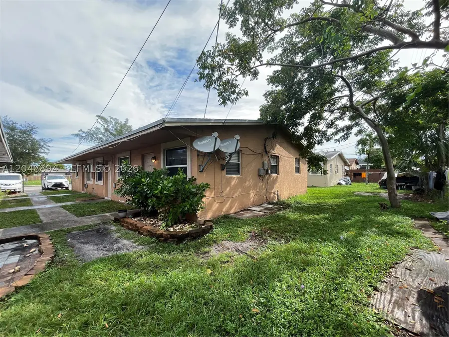 3024 NW 2nd St, Pompano Beach, FL 33069 - #2