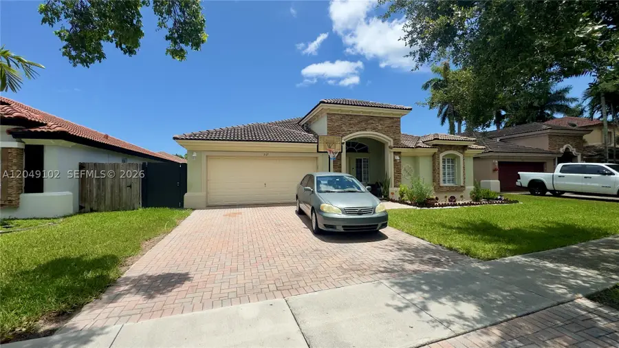 937 NE 35th Ave, Homestead, FL 33033 - #2