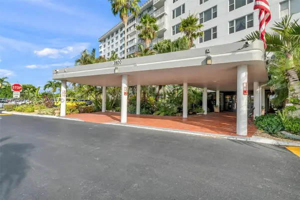 3800 Hillcrest Dr #422, Hollywood, FL 33021
