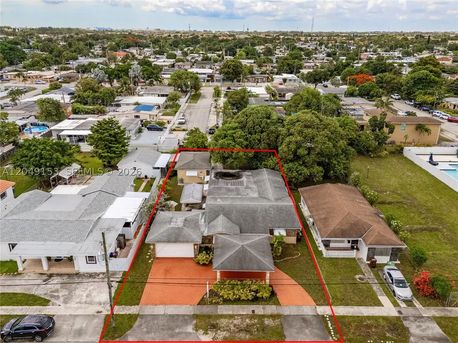 292 W 39th Pl, Hialeah, FL 33012 - #3