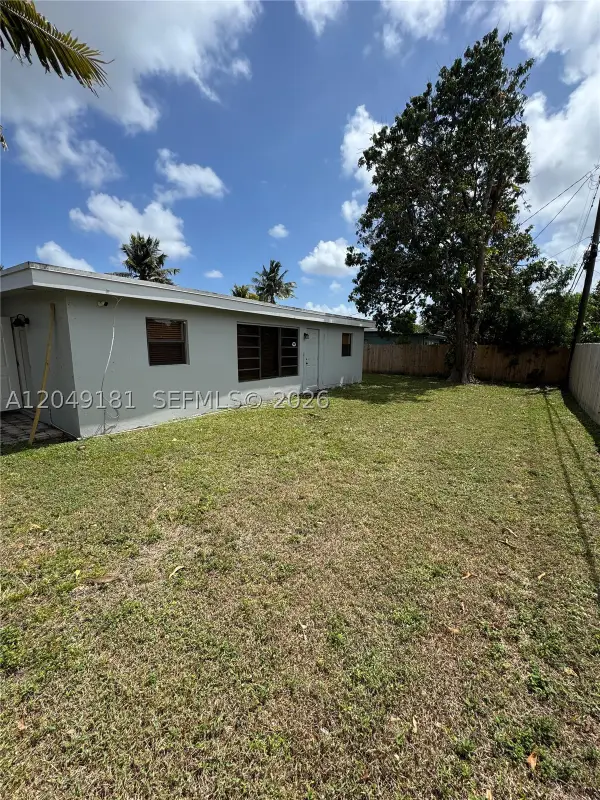 649 W Evanston Cir, Fort Lauderdale, FL 33312