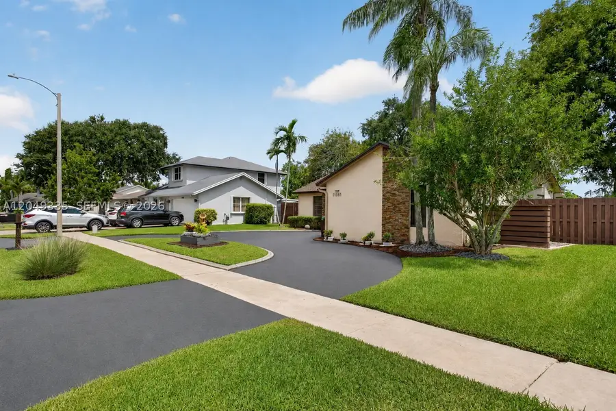 11861 NW 41st St, Sunrise, FL 33323 - #2