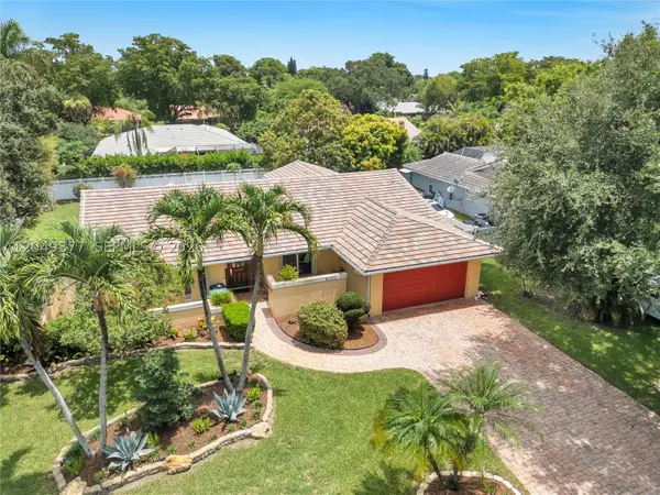 8177 NW 1st St, Coral Springs, FL 33071
