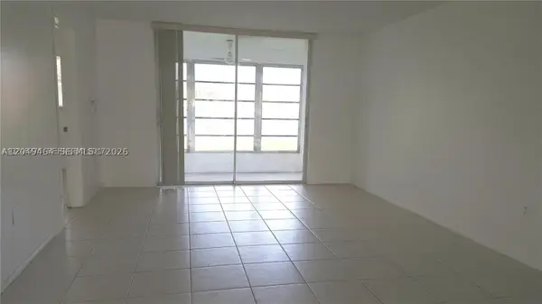 8500 Sunrise Lakes Blvd #103, Sunrise, FL 33322