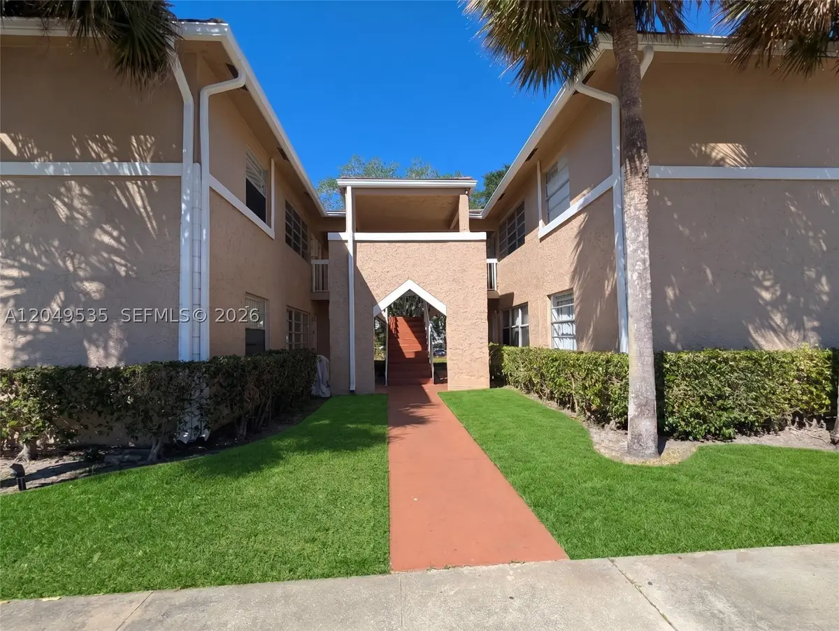 807 Twin Lakes Dr #32-G, Coral Springs, FL 33071 - #1