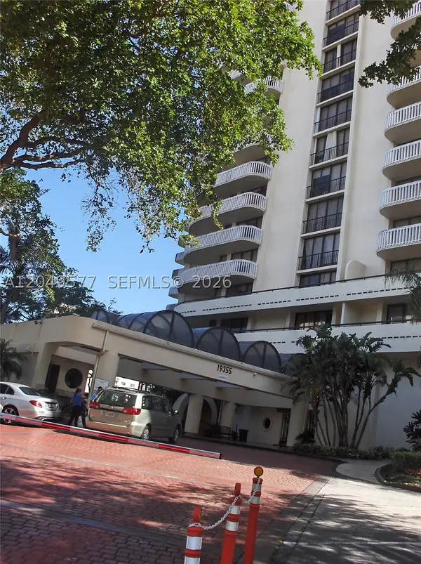 19355 NE Turnberry Way #25C, Aventura, FL 33180