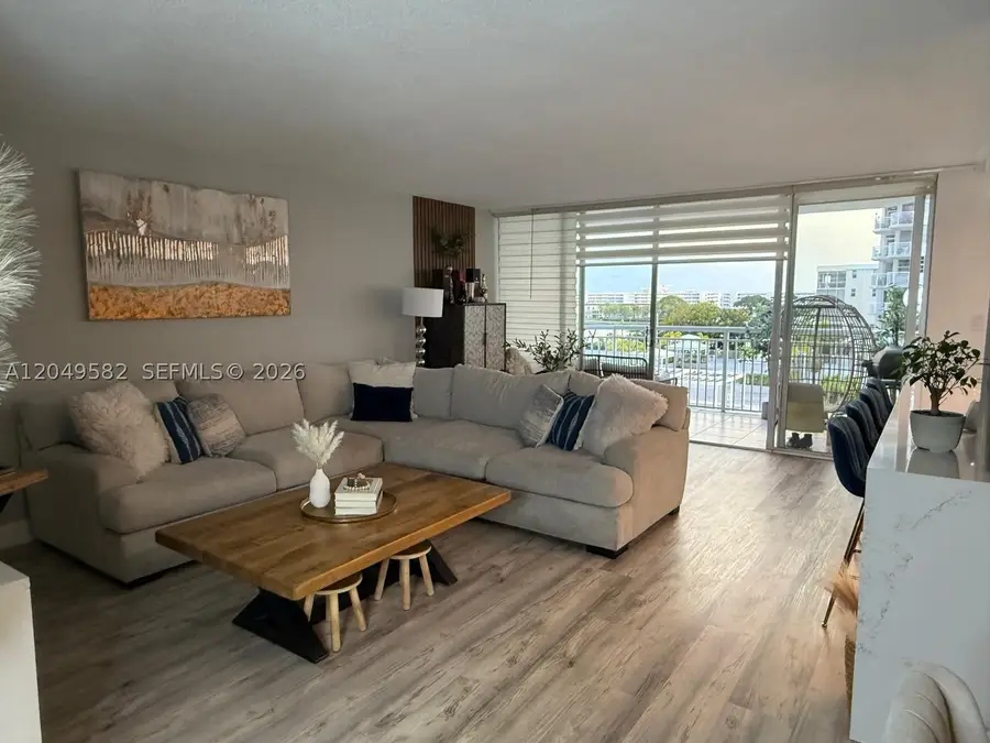 18061 Biscayne Blvd #404, Aventura, FL 33160 - #2