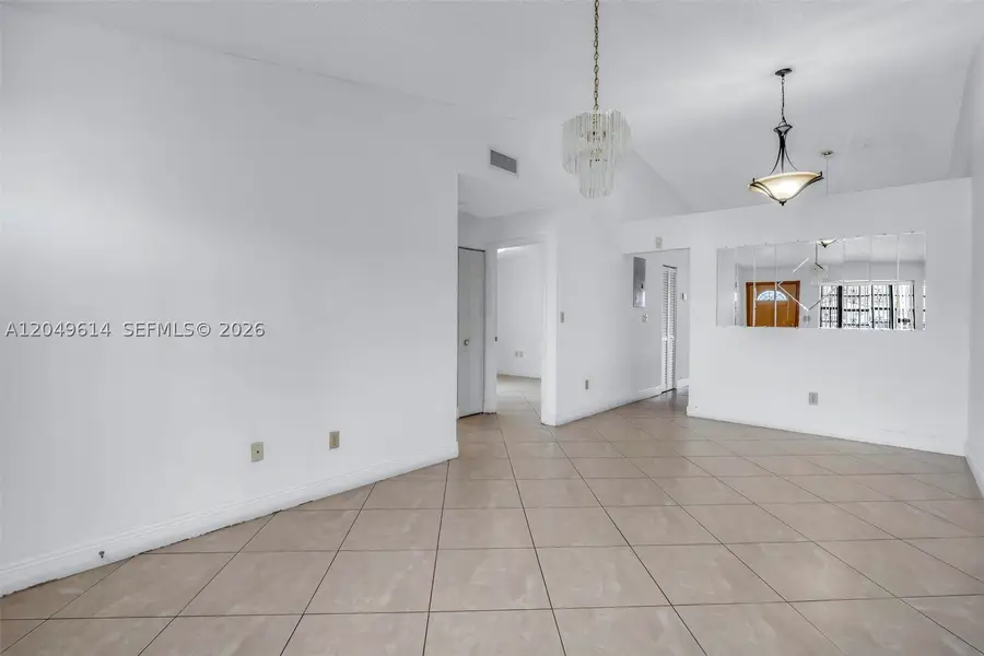 8871 NW 114th St, Hialeah Gardens, FL 33018 - #3
