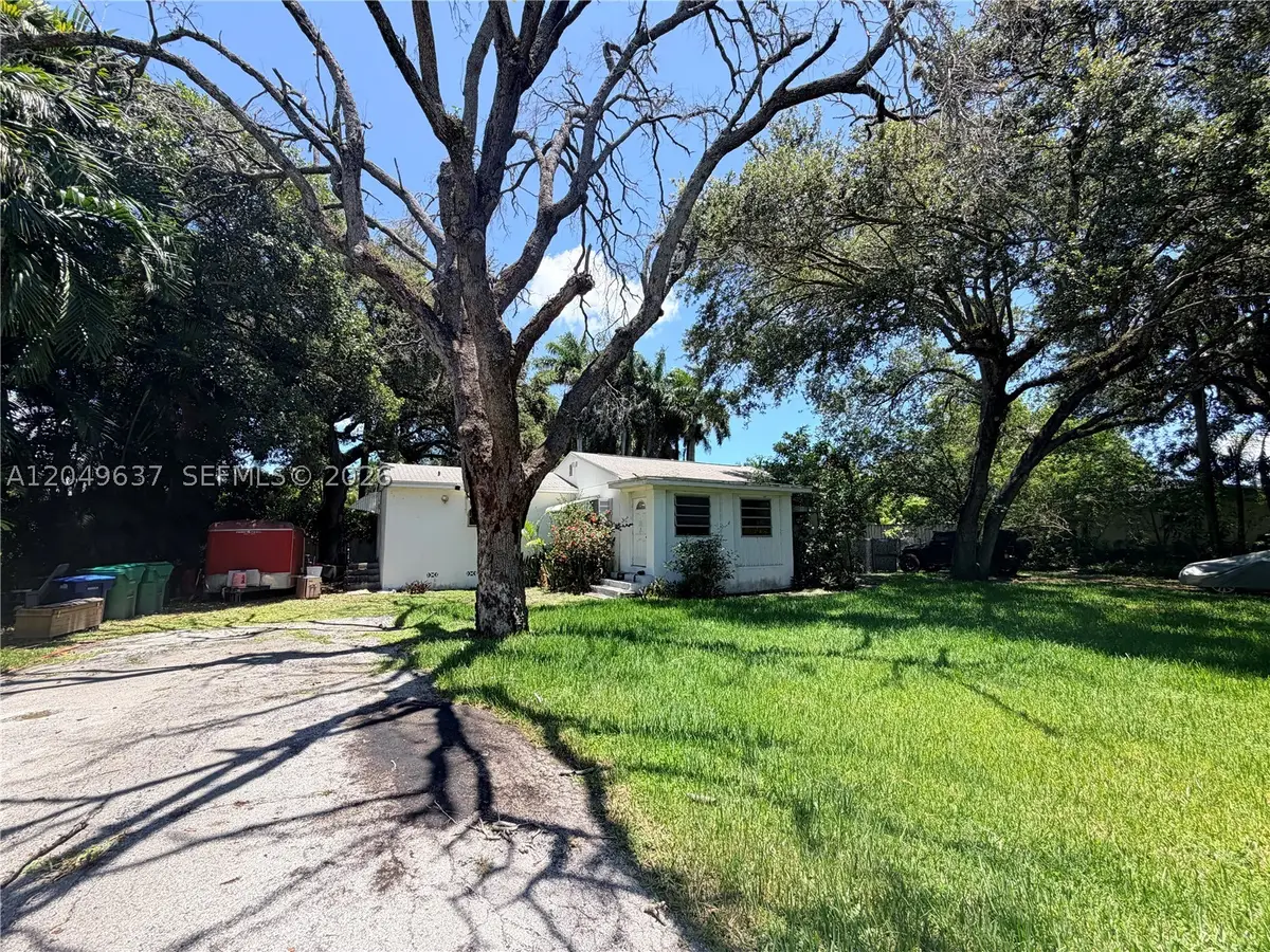 479 NE 151st St, Miami, FL 33162 - #1