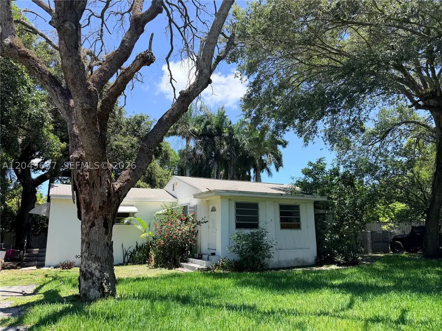 479 NE 151st St, Miami, FL 33162 - #2