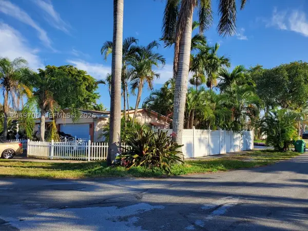 804 NW 8th St, Dania Beach, FL 33004