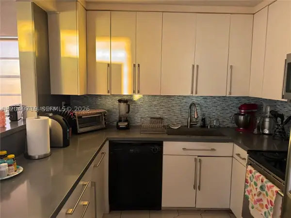 2750 NE 183rd St, Aventura, FL 33160