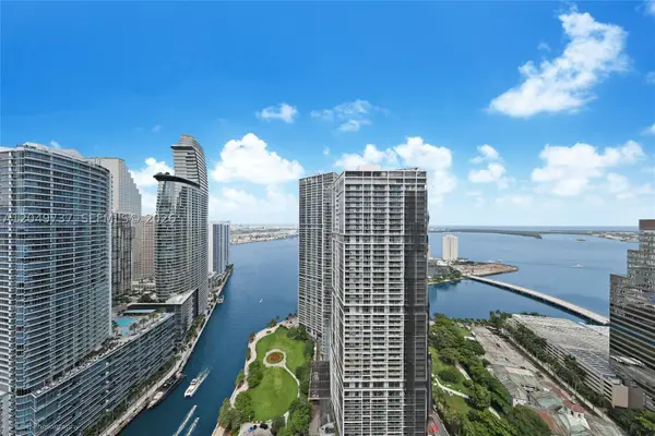 77 SE 5th Street #UPH01, Miami, FL 33131