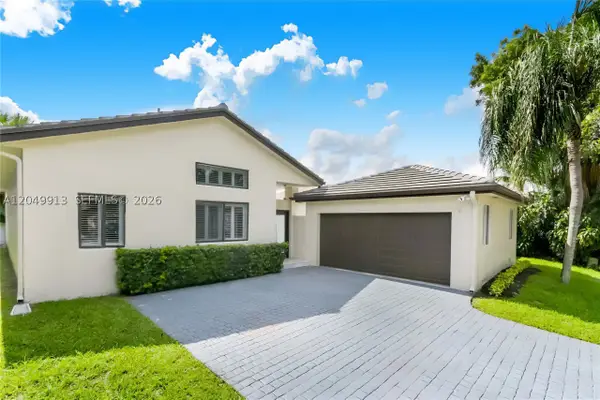 15241 NW 89th Ave, Miami Lakes, FL 33018