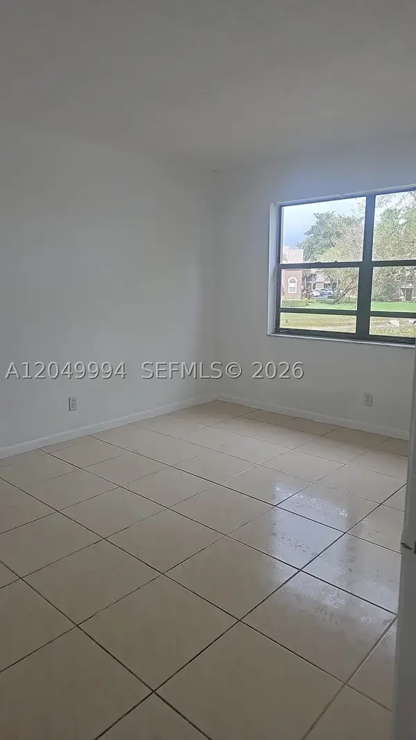9022 NW 28th Dr #2-202, Coral Springs, FL 33065