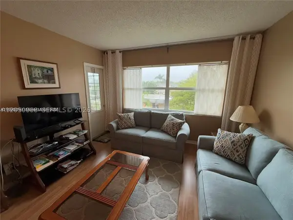 4441 NW 16th St #J308, Lauderhill, FL 33313
