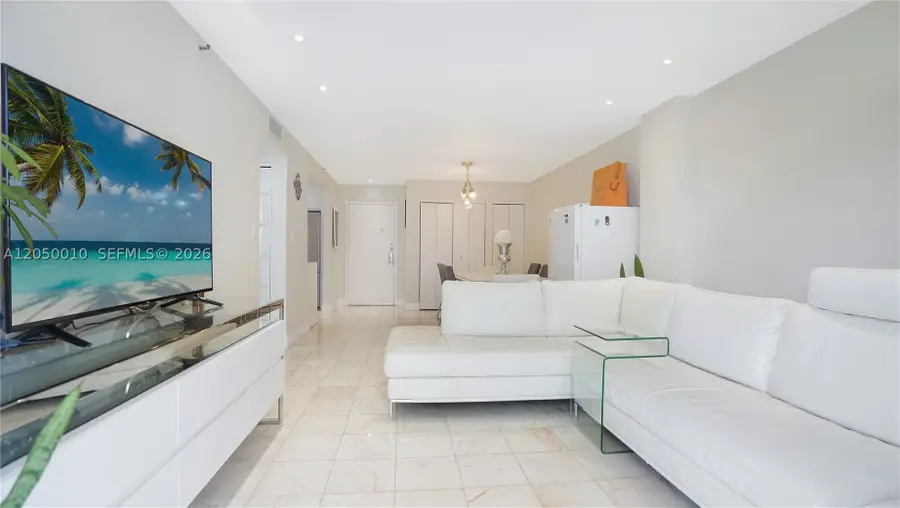 4301 Collins Ave #403, Miami Beach, FL 33140 - #2