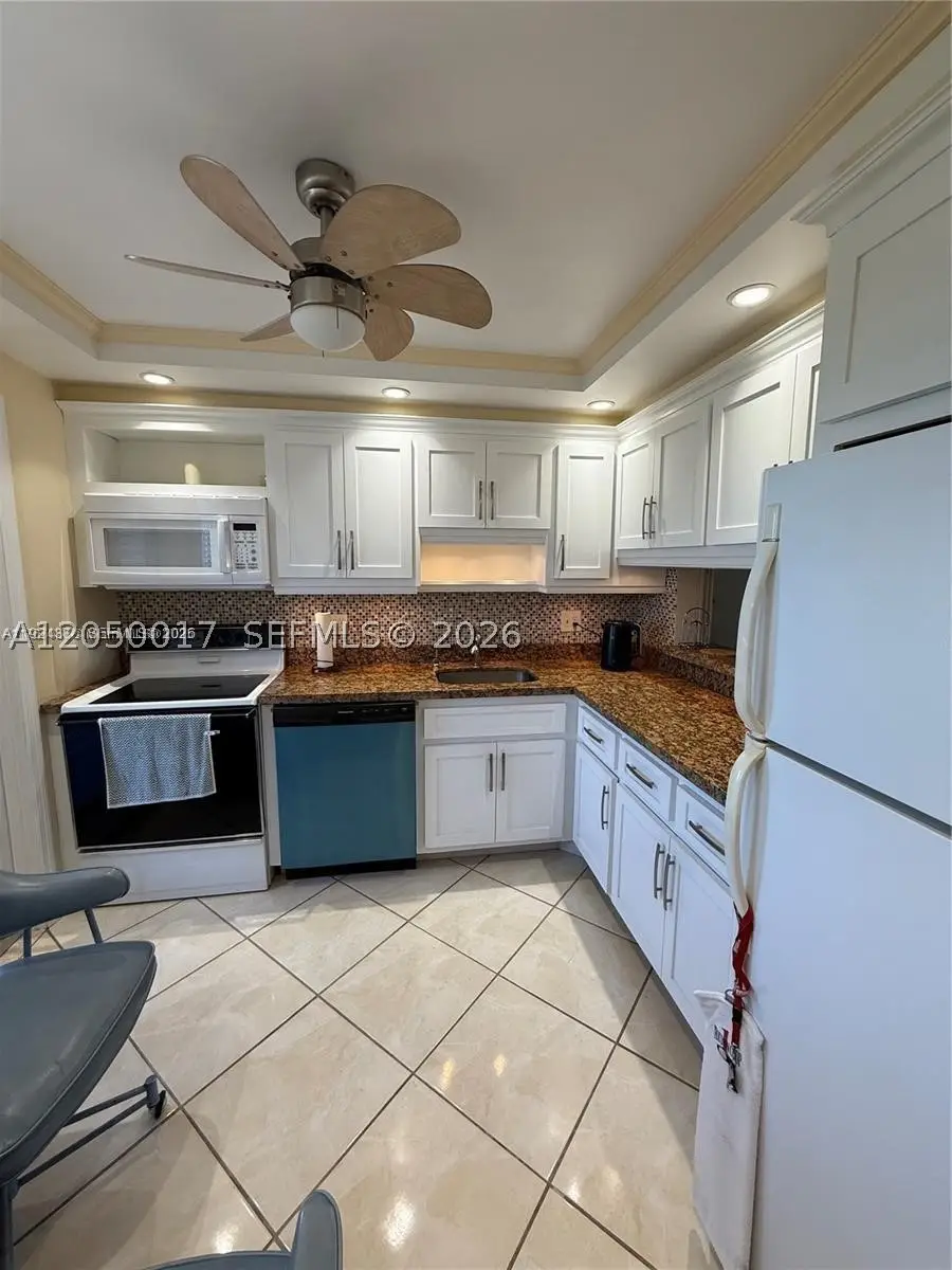 4800 Hillcrest Ln #511, Hollywood, FL 33021 - #3