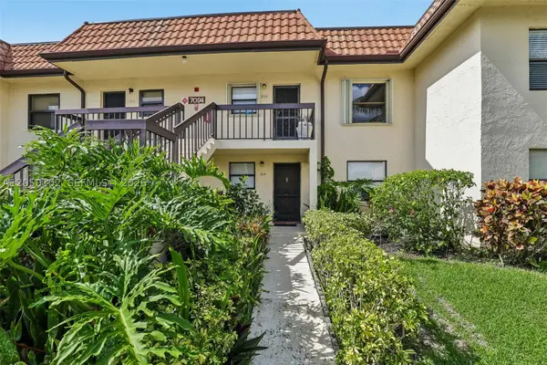 7094 Golf Colony Ct #104, Lake Worth, FL 33467