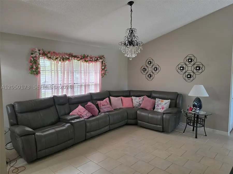 2824 Deltona St, Deltona, FL 32725 - #2
