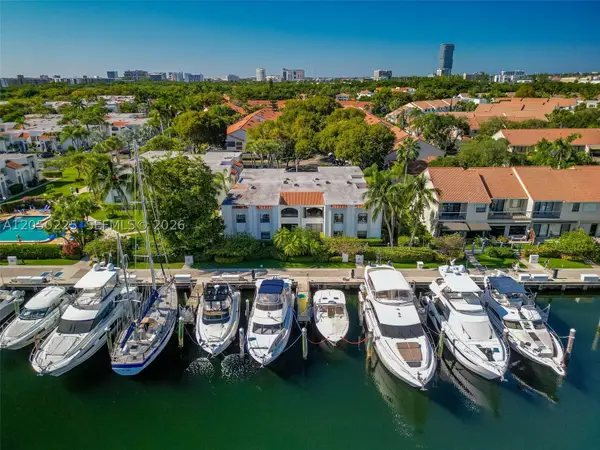 3549 Magellan Cir #418, Aventura, FL 33180