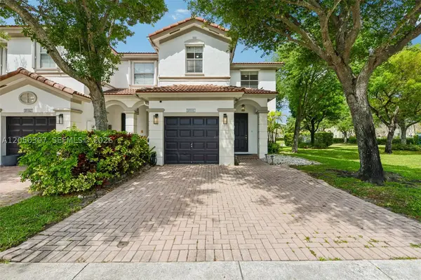 8188 NW 108th Pl, Doral, FL 33178