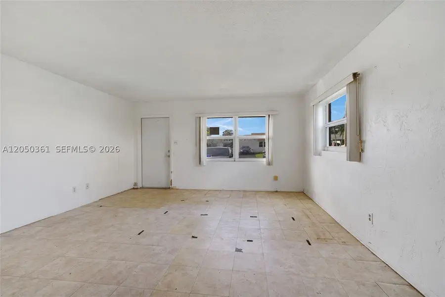 9800 NW 70th Ct, Tamarac, FL 33321 - #2