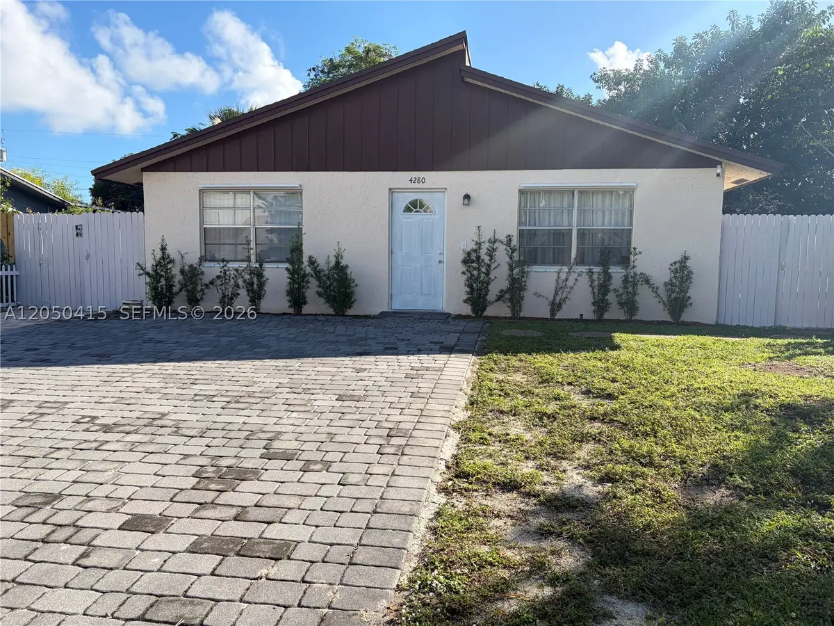 4280 N Dixie Hwy, Boca Raton, FL 33431 - #1