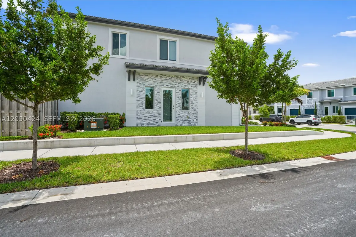 715 SE 15th St, Homestead, FL 33034 - #1