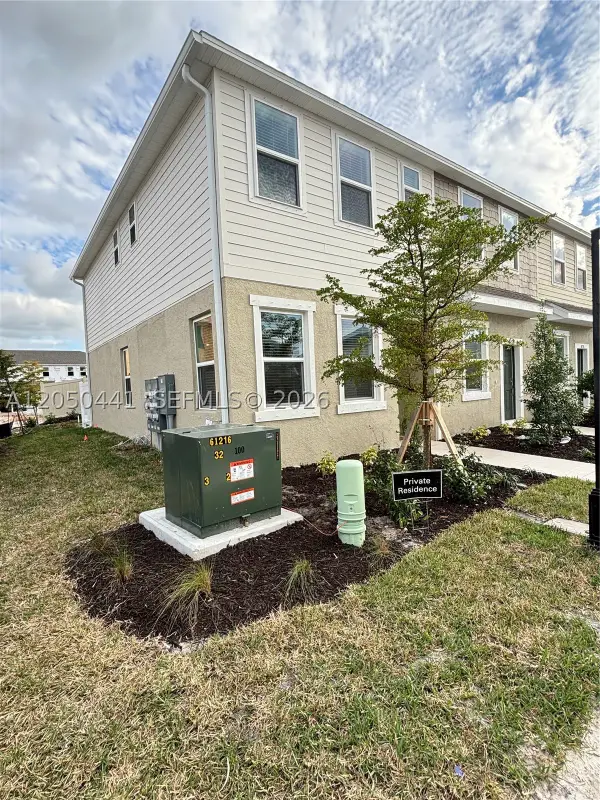 8768 Daybreak St, Sarasota, FL 34241
