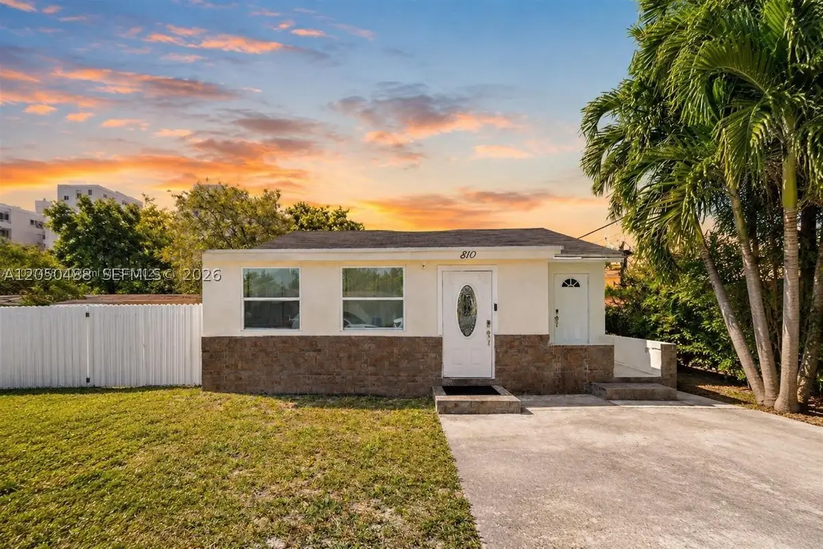 810 NW 21st Ct, Miami, FL 33125 - #1