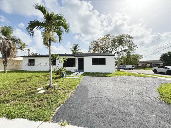 2401 SW 50th Ter, Plantation, FL 33317
