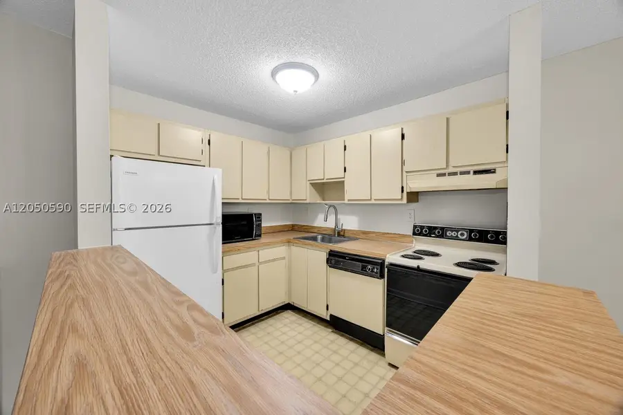 9711 Hammocks Blvd #108-K, Miami, FL 33196 - #3