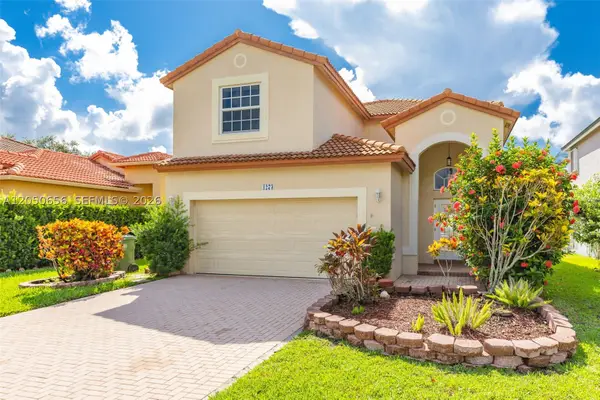 1273 NW 192nd Ter, Pembroke Pines, FL 33029