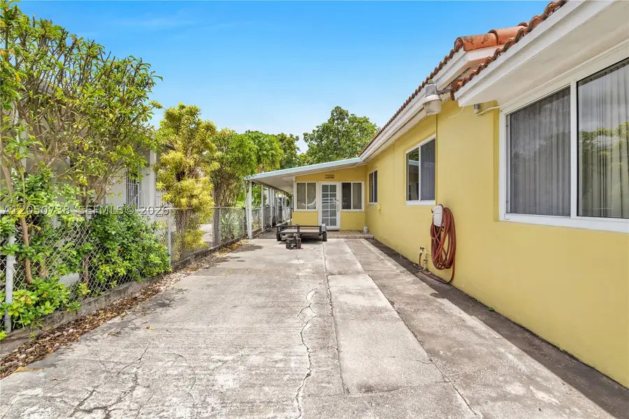 1052 NW 25th Ave, Miami, FL 33125 - #3