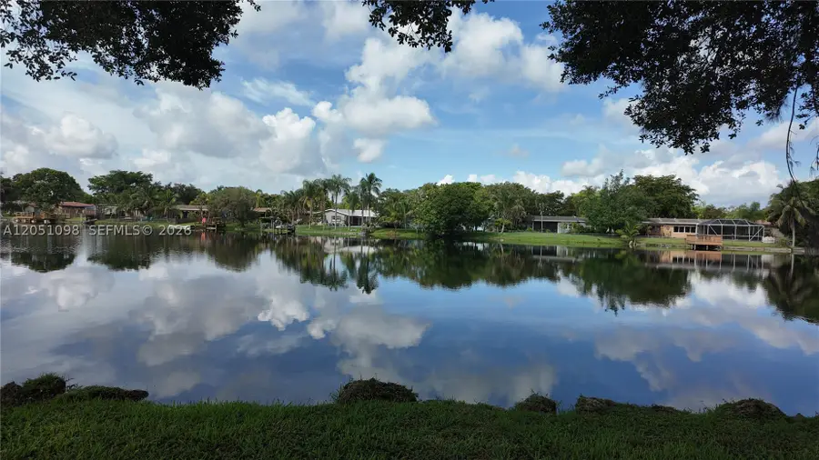 2070 Sweet Gum Ave, Pembroke Pines, FL 33026 - #2