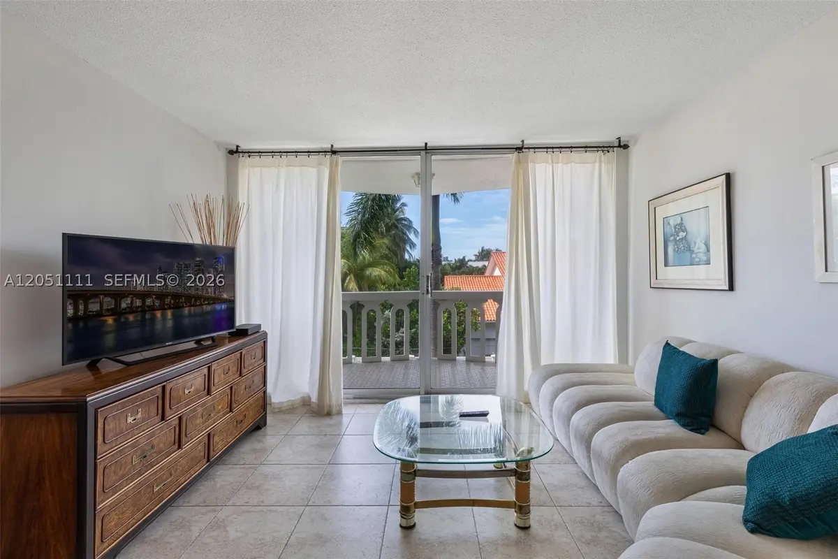 3199 S Ocean Dr #305, Hallandale Beach, FL 33009 - #1