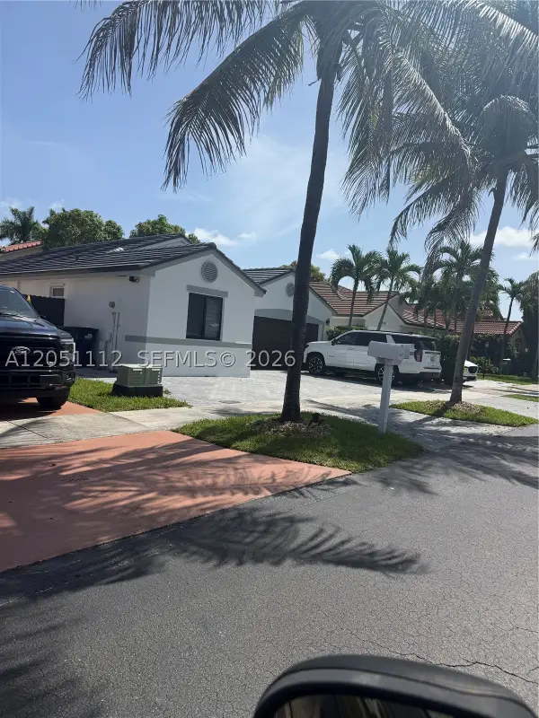 15921 SW 82 St, Miami, FL 33193