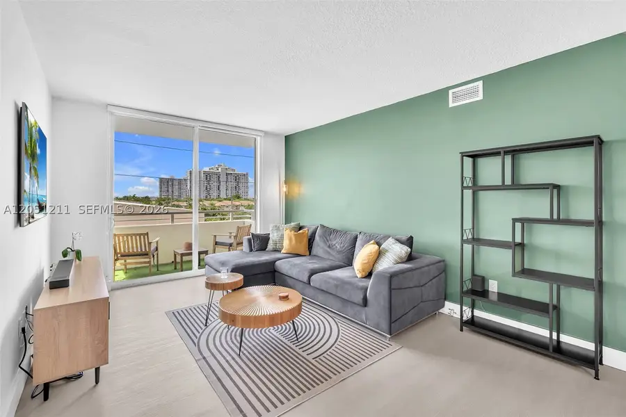 18800 NE 29th Ave #517, Aventura, FL 33180 - #3