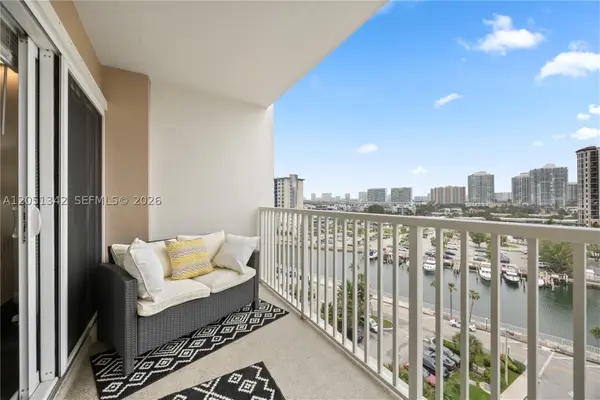 300 Bayview Dr #903, Sunny Isles Beach, FL 33160