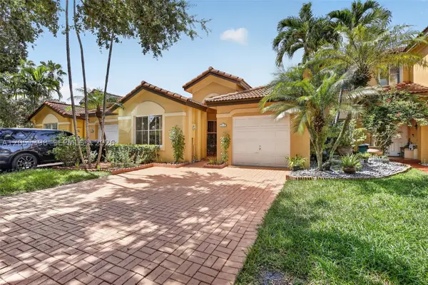 14147 N Forest Oak Cir, Davie, FL 33325