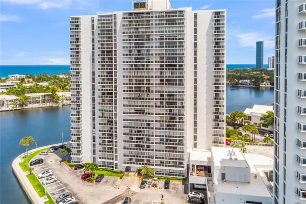 20515 E Country Club Dr #248, Aventura, FL 33180