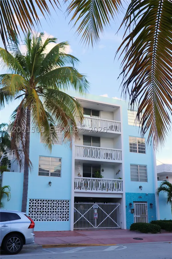 335 Collins Ave #203, Miami Beach, FL 33139