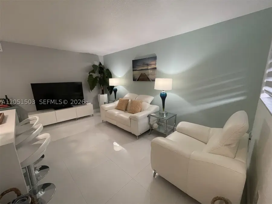 335 Collins Ave #203, Miami Beach, FL 33139 - #3