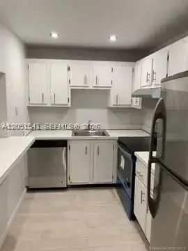4168 Inverrary Dr #305, Lauderhill, FL 33319
