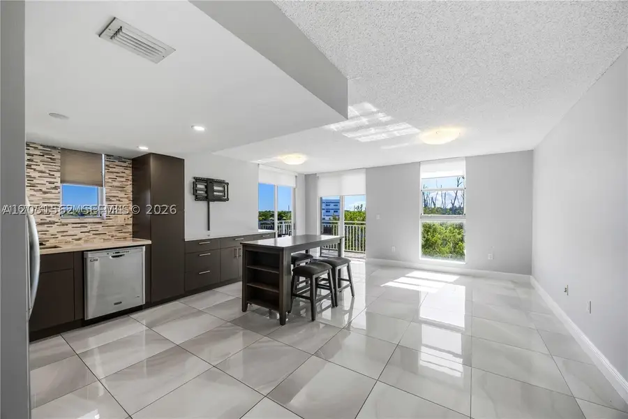16590 NE 26th Ave #502, North Miami Beach, FL 33160 - #2