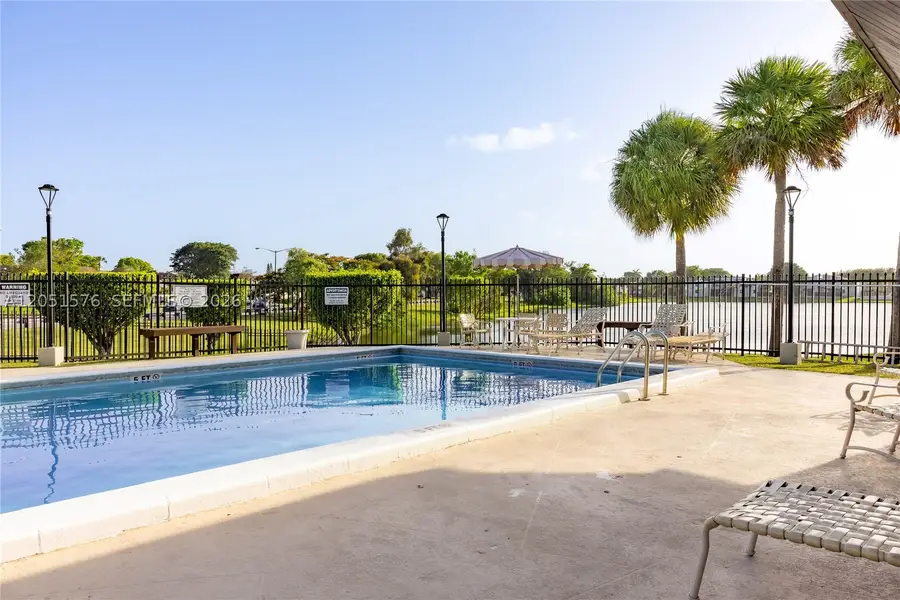 10000 NW 9th St Cir #21, Miami, FL 33172 - #2