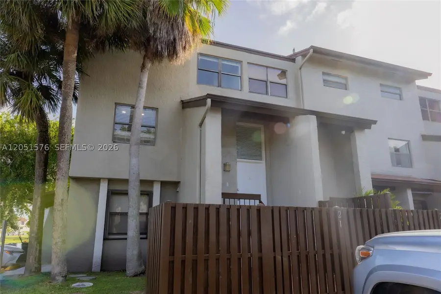 10000 NW 9th St Cir #21, Miami, FL 33172 - #3