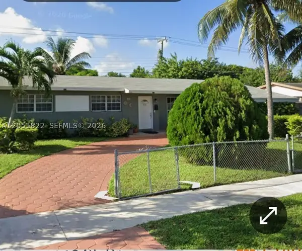 930 NW 180th Ter, Miami Gardens, FL 33169