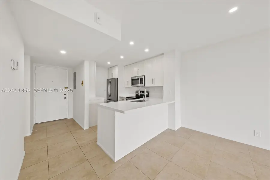 7900 Camino Cir #406, Miami, FL 33143 - #2